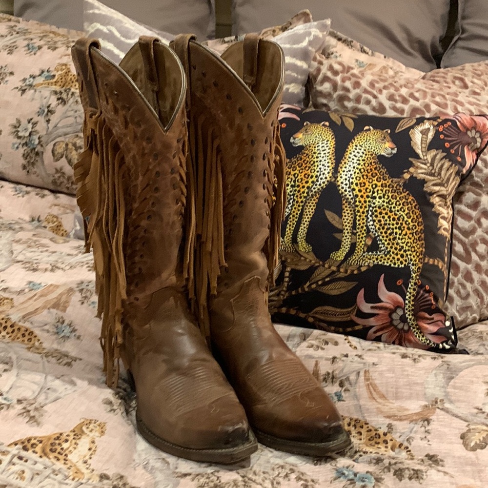 Ariat Cowboy boots size 9